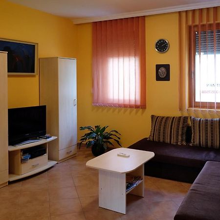 Var-Torony Apartman Gyula Exteriér fotografie