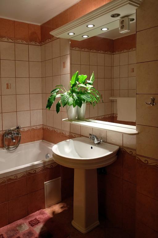 Var-Torony Apartman Gyula Exteriér fotografie